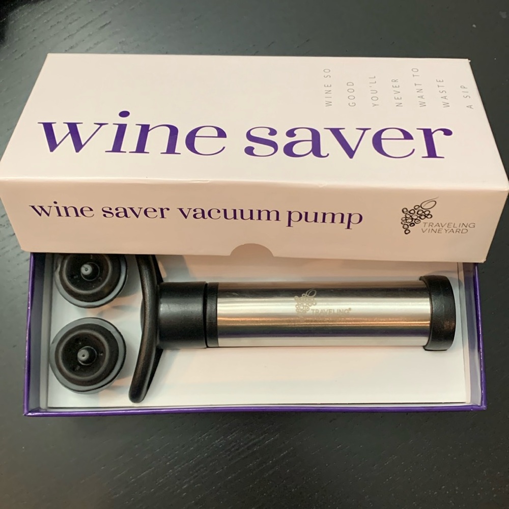 Traveling Vineyard wine saver vacuum pump